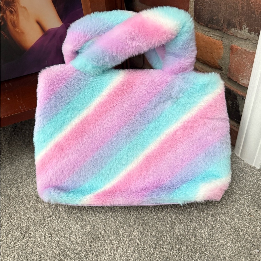Colorful Furry‎ Heart Handbag - Picture 2 of 4